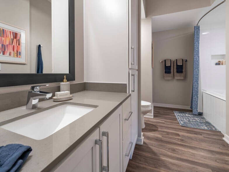 More Photos Of 295 NE Ivanhoe Blvd, Orlando Apartments For Lease