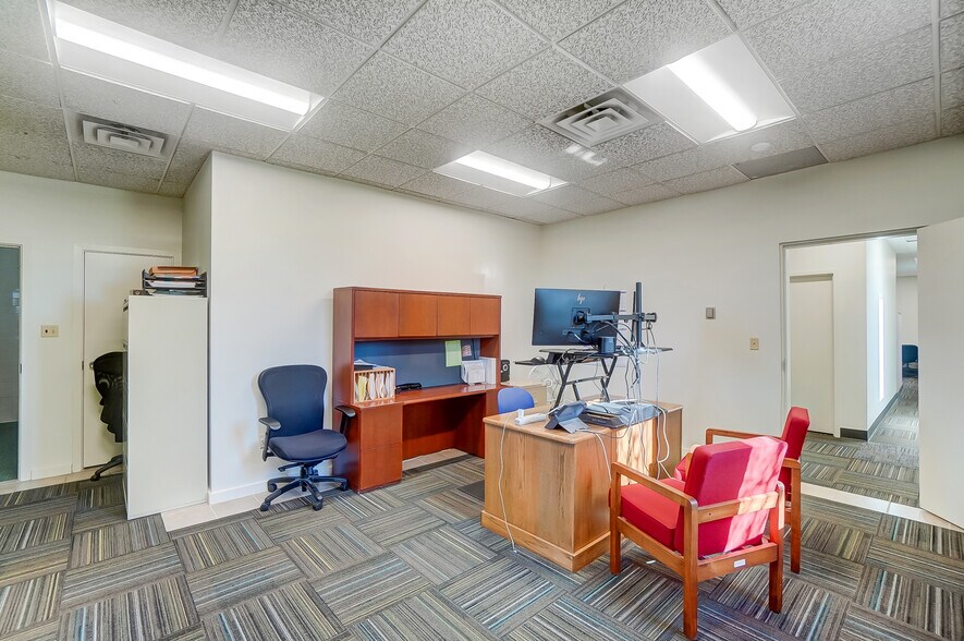 More Photos Of 2025 E 4th St, Lima Light Manufacturing For Lease