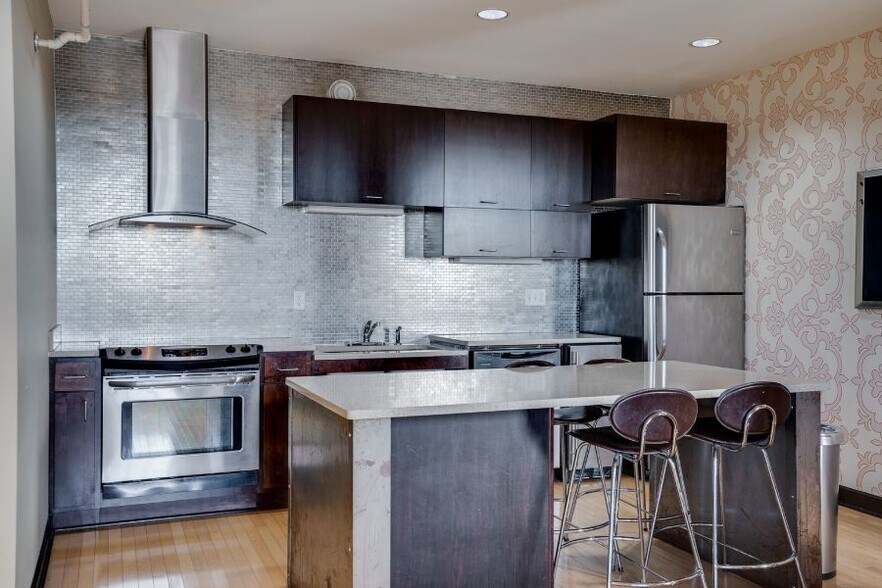 More Photos Of 2410 University Ave W, Saint Paul Apartments For Lease