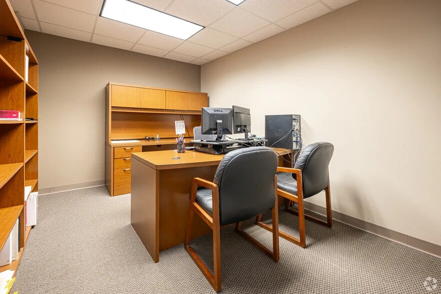 More Photos Of 1018 Central Ave, Metairie Coworking Space