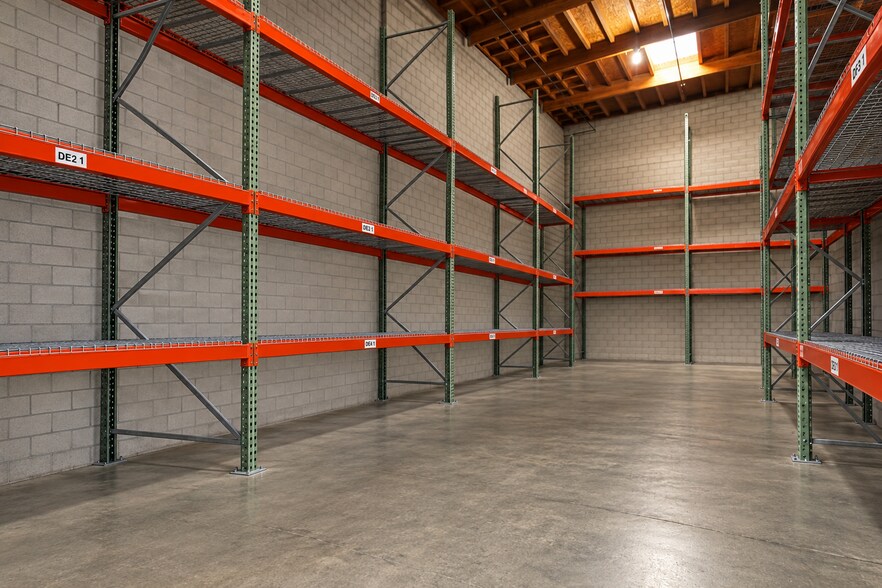 More Photos Of 1521 Railroad St, Glendale Warehouse For Lease