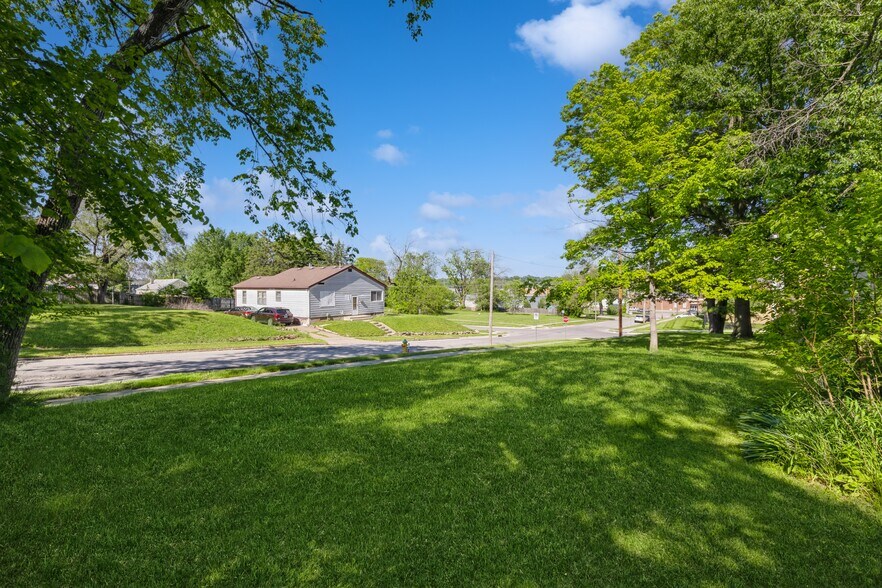 More Photos Of 1220 3rd Street, Des Moines Land For Sale