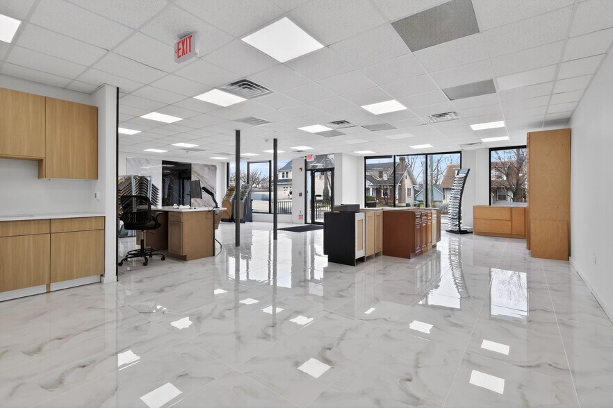 More Photos Of 13 N York Rd, Willow Grove Freestanding For Lease