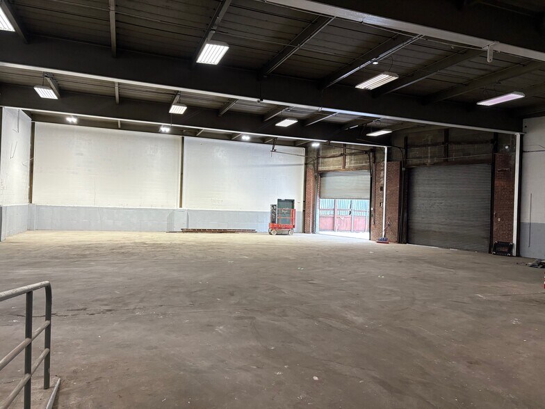 More Photos Of 18762-18772 Hollis Ave, Hollis Warehouse For Sale