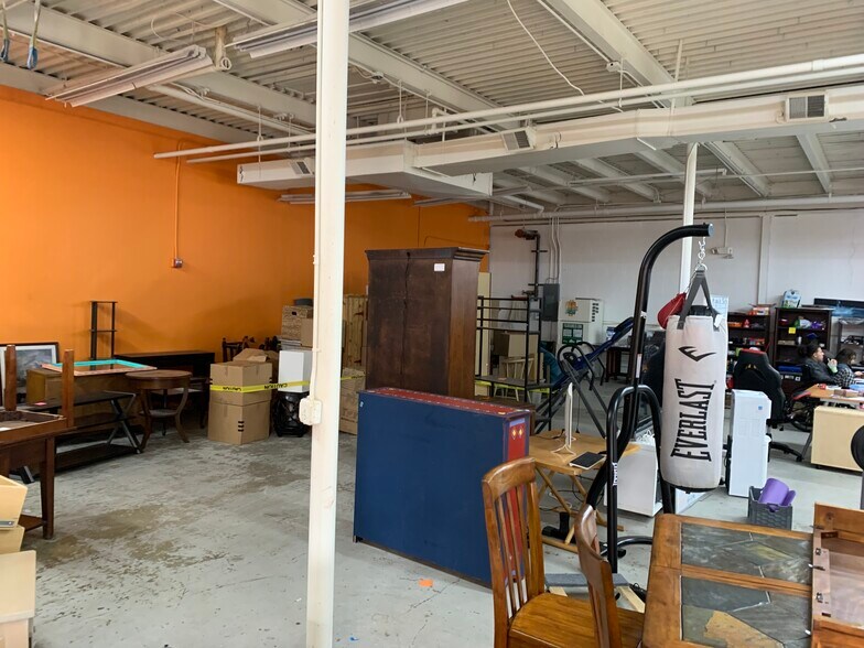 More Photos Of 53-101 Venturi Ave, Warwick Distribution For Lease