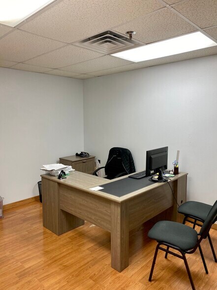 More Photos Of 8134 Interchange Pky, San Antonio Warehouse For Lease