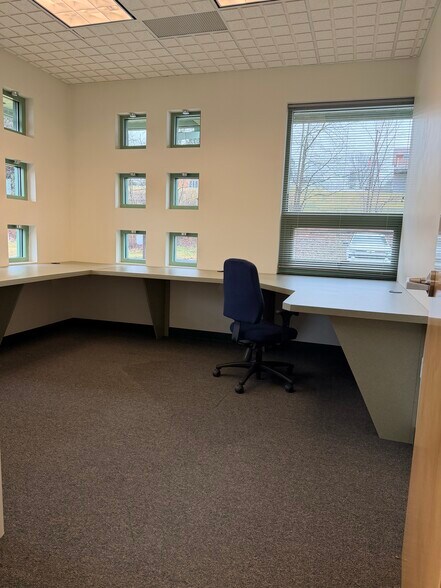 More Photos Of 4203 Route 66, Apollo Storefront Retail Office For Lease