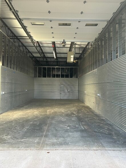 More Photos Of 7280 Gilpin Way, Denver Warehouse For Lease