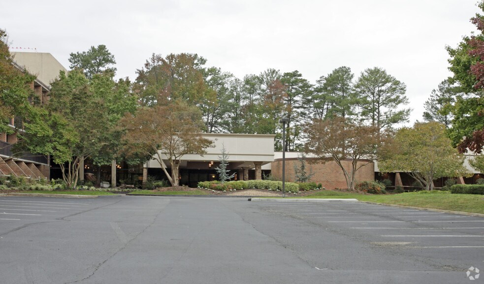 More Photos Of 6945 Pocahontas Trl, Williamsburg Hotel For Sale