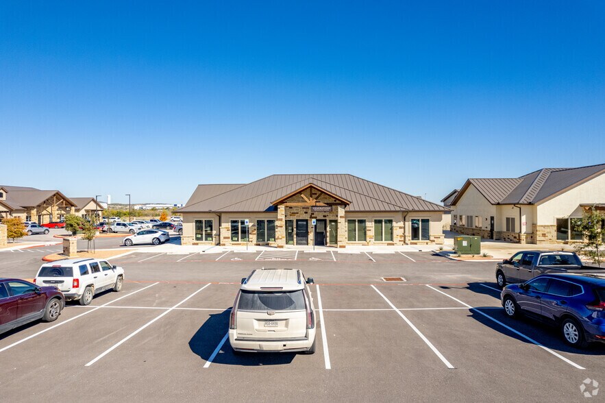 More Photos Of 790 Generations Dr, New Braunfels Unknown For Lease