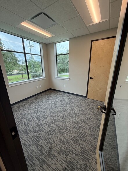 More Photos Of 18875 Fm 2252, Garden Ridge Office For Lease