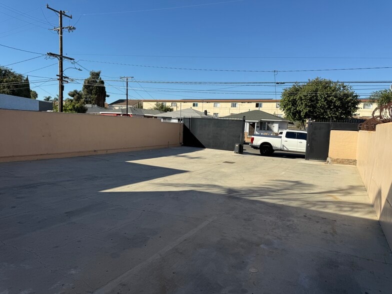 More Photos Of 3814 W 139th St, Hawthorne Warehouse For Lease