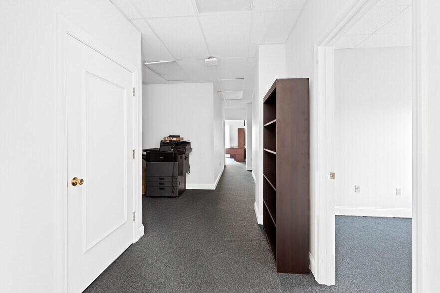 More Photos Of 6933 Crumpler Blvd, Olive Branch Office For Lease