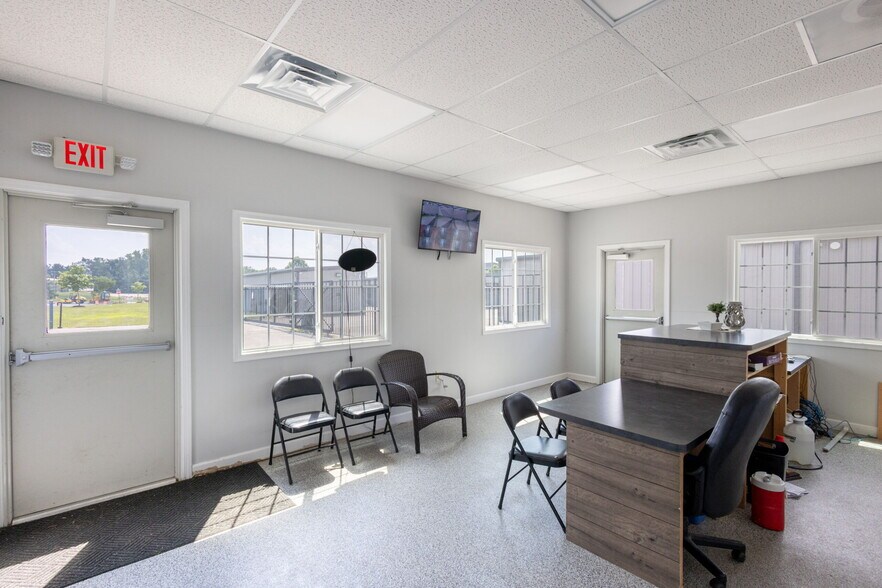 More Photos Of 165 Hackett Road rd, Goshen Self Storage For Sale