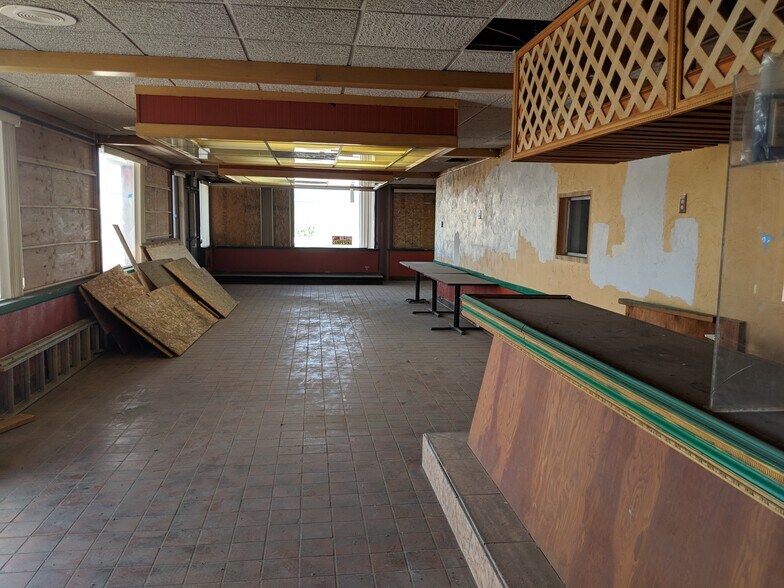 More Photos Of , Peoria General Retail For Sale