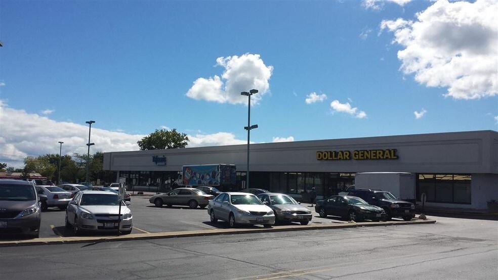More Photos Of 2601-2709 W Grand Ave, Waukegan Unknown For Lease