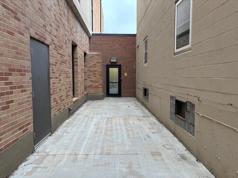 More Photos Of 105 1st St SE, Minot Apartments For Lease