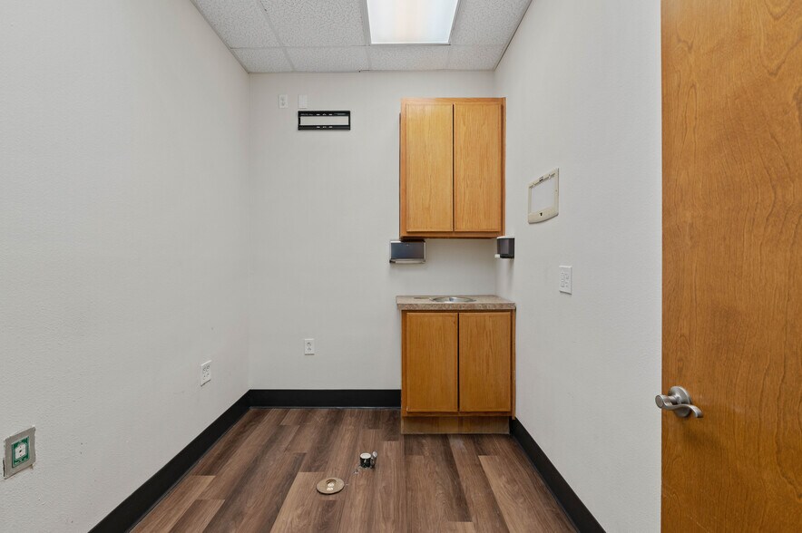 More Photos Of 3605 Interstate 30, Mesquite Medical For Lease