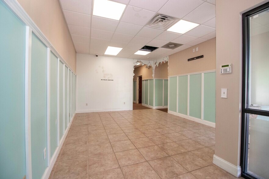 More Photos Of 285 N Main St, Troutman General Retail For Lease