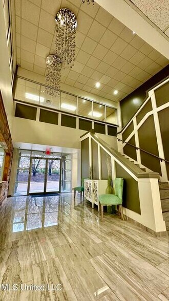 More Photos Of 277 E Pearl St, Jackson Office For Sale
