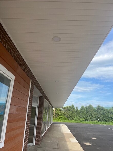 More Photos Of 561 Broad st, Waverly General Retail For Sale