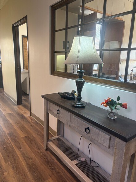More Photos Of 5567 Reseda Blvd, Tarzana Medical For Sale