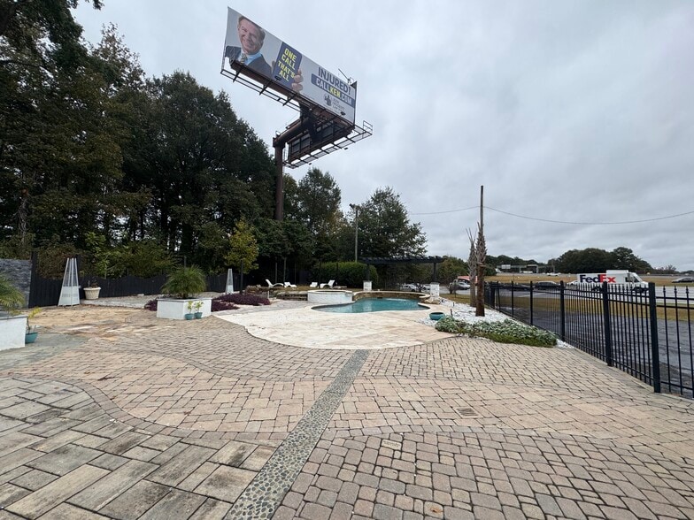 More Photos Of 6100 Peachtree Industrial Blvd, Atlanta Freestanding For Lease