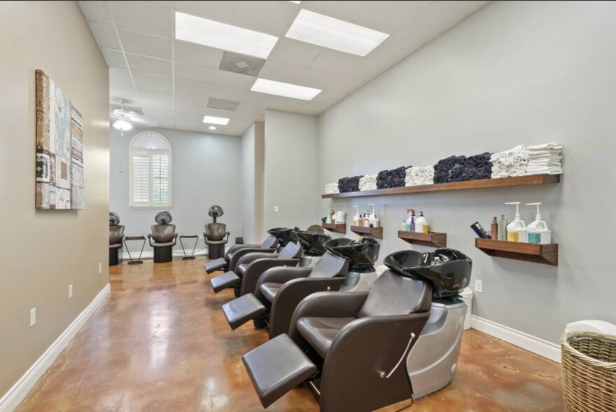 More Photos Of 21720 Highland Knolls Dr, Katy Freestanding For Lease