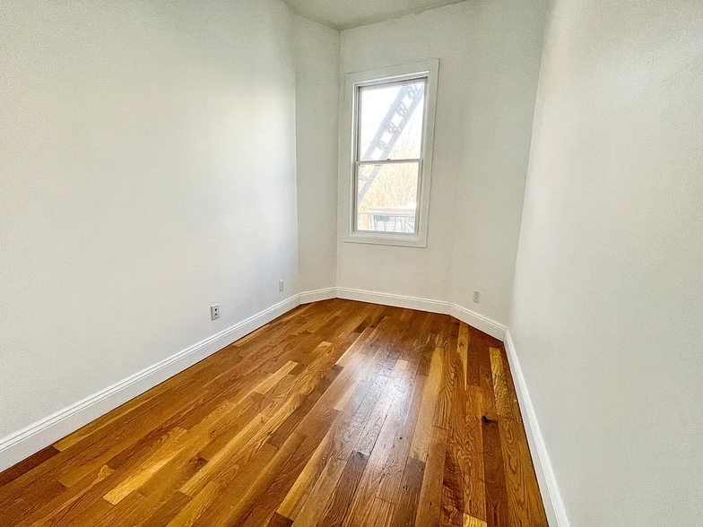 More Photos Of 293 Wyckoff Ave, Brooklyn Apartments For Sale