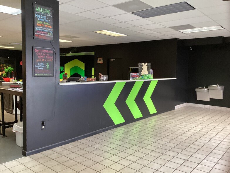 More Photos Of 13829 7th St, Dade City Storefront Retail Office For Sale