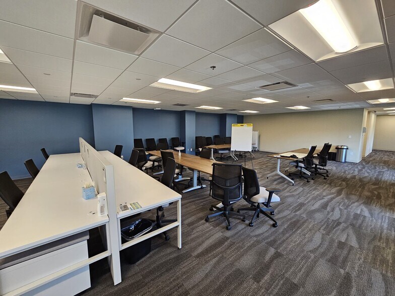 More Photos Of 70 Garden Ct, Monterey Medical For Lease