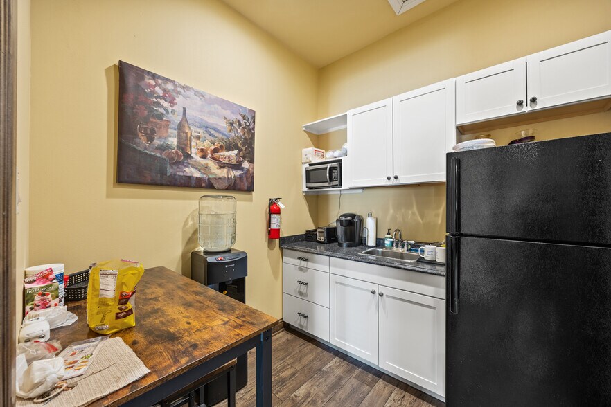 More Photos Of 3600 Eldorado Pky, McKinney Medical For Sale