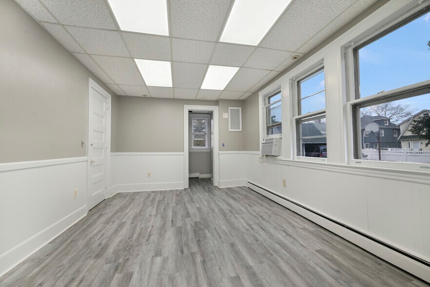 More Photos Of 295 Montgomery St, Bloomfield Office For Lease