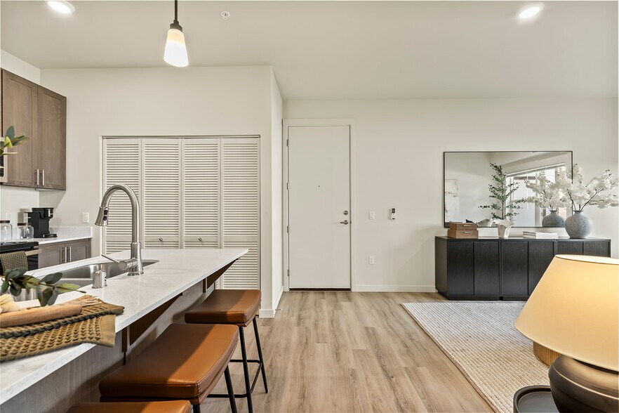 More Photos Of 7011 NE 126th St, Vancouver Apartments For Sale