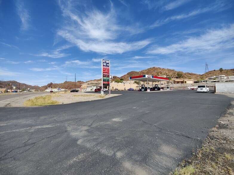 More Photos Of 3303 N Highway 95, Parker Service Station For Sale