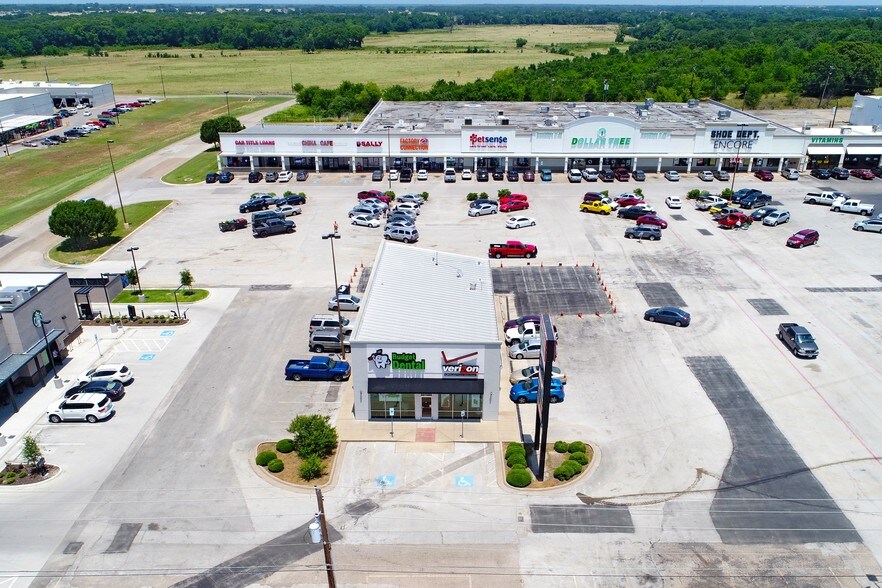 More Photos Of 1020-1112 W Main St, Gun Barrel City Freestanding For Lease