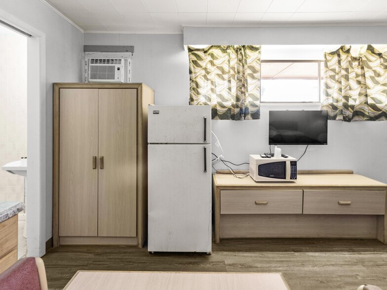 More Photos Of 116 NW 14th St, Abilene Hotel For Sale