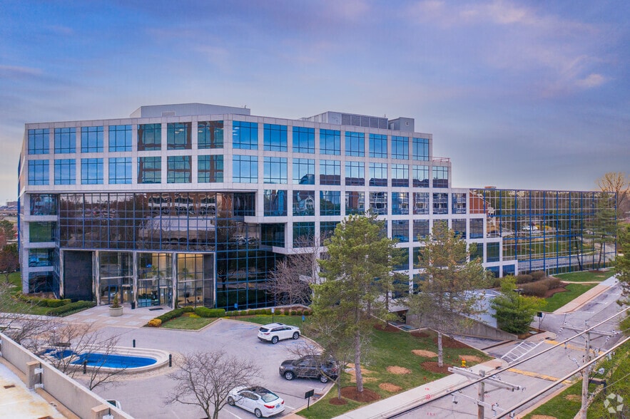 Primary Photo Of 1 Cityplace Dr, Creve Coeur Office For Sale