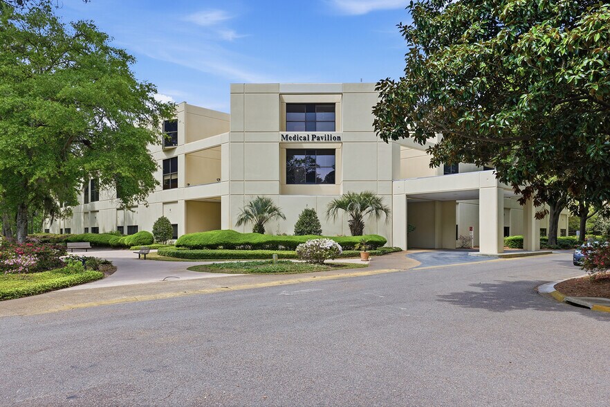 More Photos Of 25 Hospital Center Blvd, Hilton Head Medical For Lease