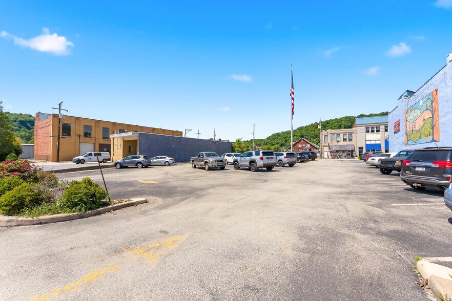 More Photos Of 108 Penn St, Point Marion Office For Lease