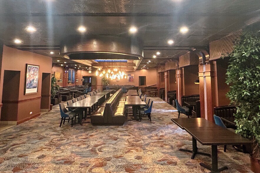 More Photos Of 6201 Joliet Rd, Countryside Hotel For Lease