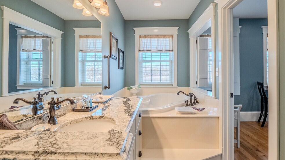 More Photos Of 208-210 Wharf St, Hermann Hospitality For Sale