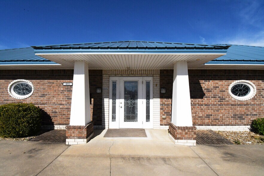 More Photos Of 455 W Ruth Ave, Sallisaw Office For Sale