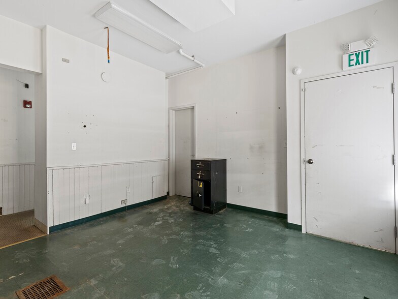More Photos Of 758-762 Elmwood Ave, Buffalo Storefront Retail Residential For Sale