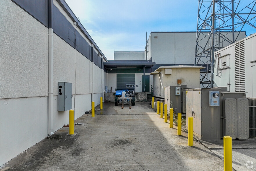 More Photos Of 2947 Executive Blvd, Mesquite Manufacturing For Sale