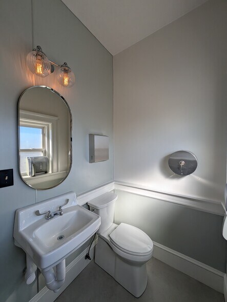 More Photos Of 45 E Loucks St, Sheridan Office For Lease