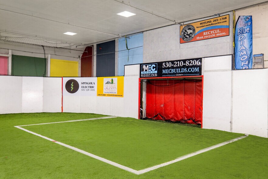 More Photos Of 957 Golden Gate Ter, Grass Valley Sports And Entertainment For Sale