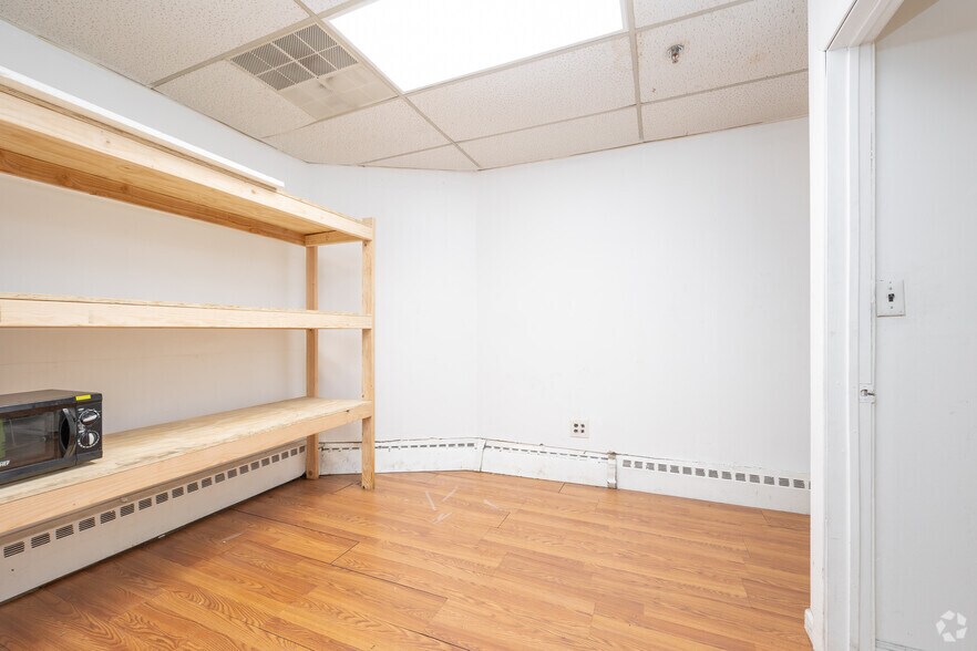 More Photos Of 163 Shaw Ave, Irvington Warehouse For Lease