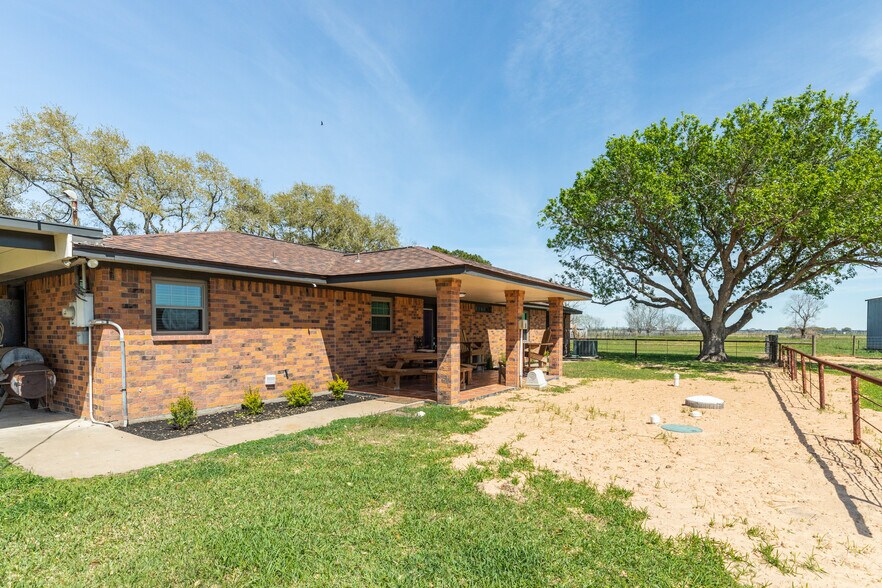 More Photos Of 27427 Highway 36, Damon Land For Sale