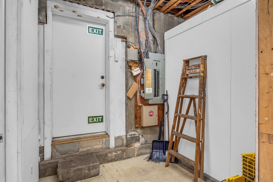 More Photos Of 288 Washington St, Peabody Convenience Store For Sale